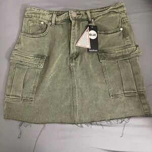 Boohoo Khaki Green Cargo Skirt